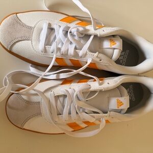 Adidas New sneakers white / yellow sz 9 women’s